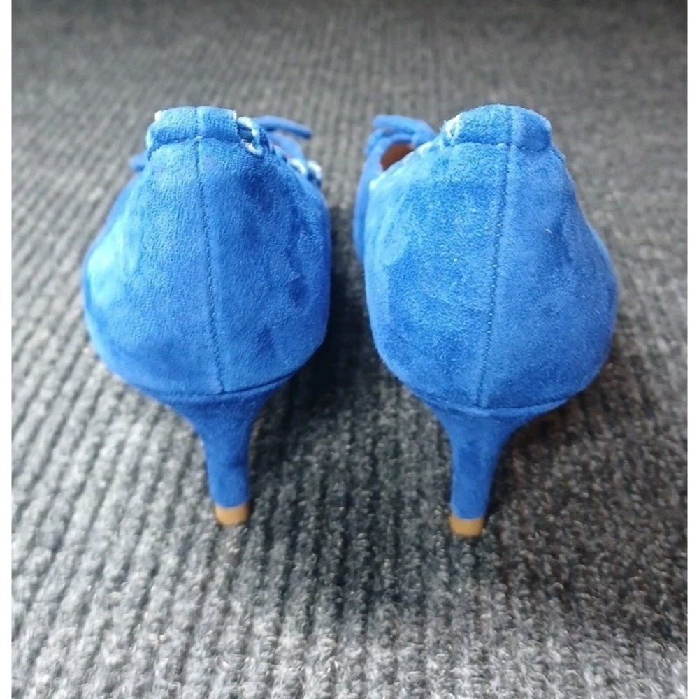 Tahari Rolan Cobalt Blue Suede Kitten Heel Size 7.5 - Picture 2 of 3